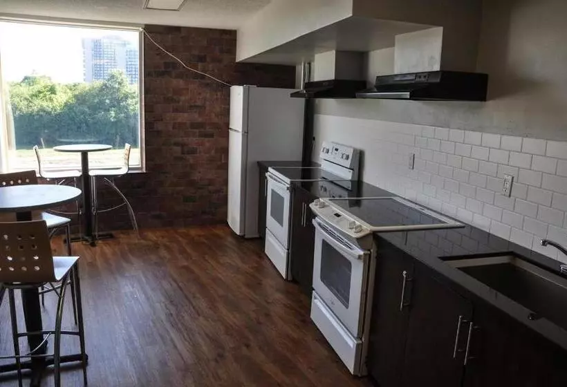 Отель Residence & Conference Centre   Oakville