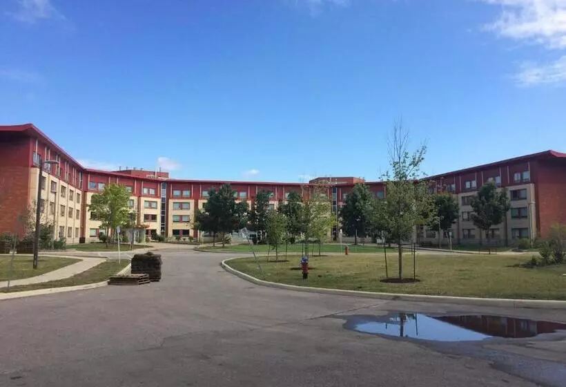 Отель Residence & Conference Centre   Oakville