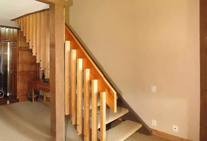 هتل Ridgepoint Townhomes