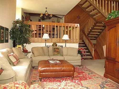 هتل Ridgepoint Townhomes