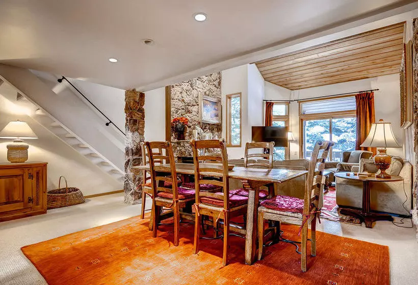 هتل Ridgepoint Townhomes