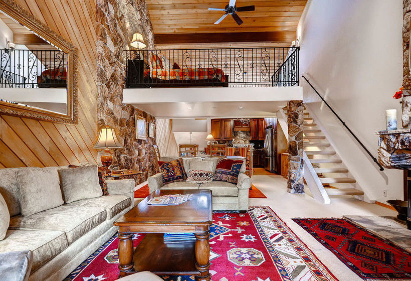 هتل Ridgepoint Townhomes