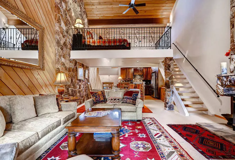 هتل Ridgepoint Townhomes