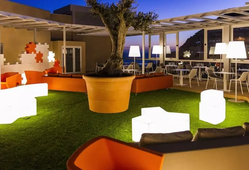 هتل Riviera Vista