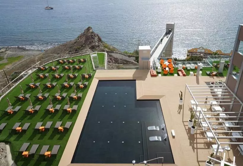 هتل Riviera Vista