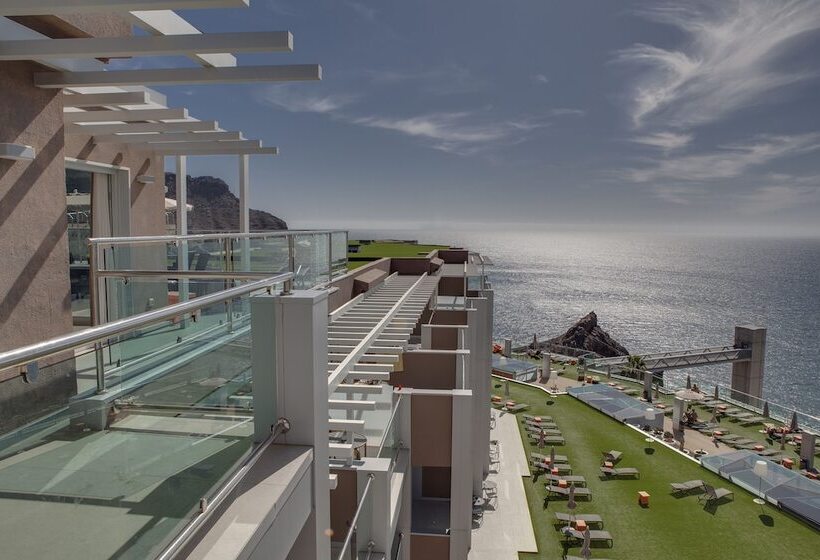 هتل Riviera Vista