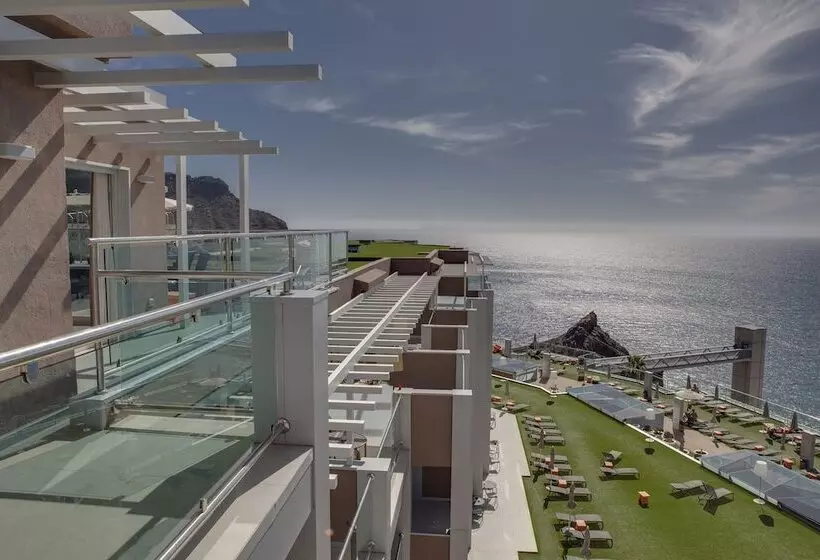 هتل Riviera Vista