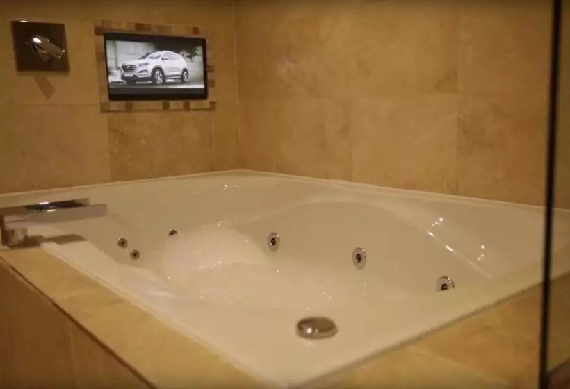 Отель Signature Living Apart