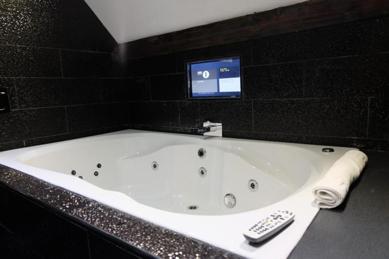 בית מלון כפרי Signature Living Apart