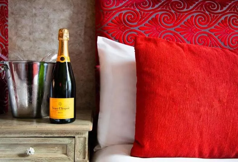 Отель Signature Living Apart