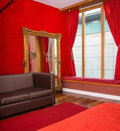 Отель Signature Living Apart