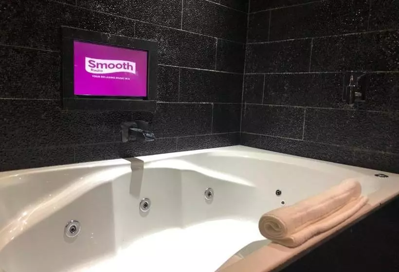 Отель Signature Living Apart