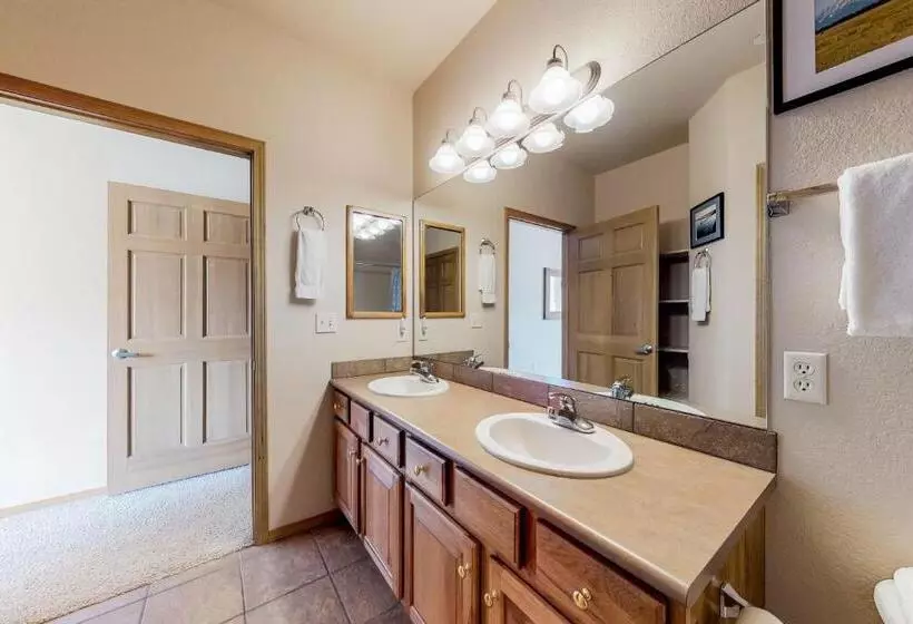 酒店 Tarn Landing B7