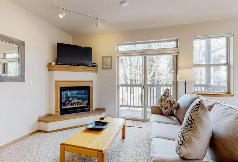 酒店 Tarn Landing B7