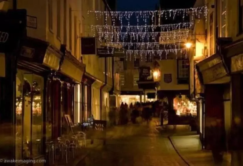 فندق The Coach House