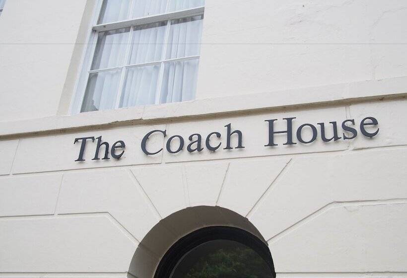 فندق The Coach House