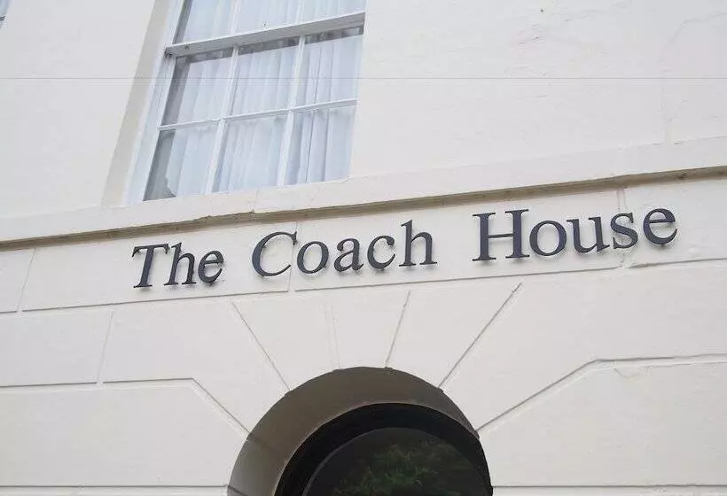 فندق The Coach House