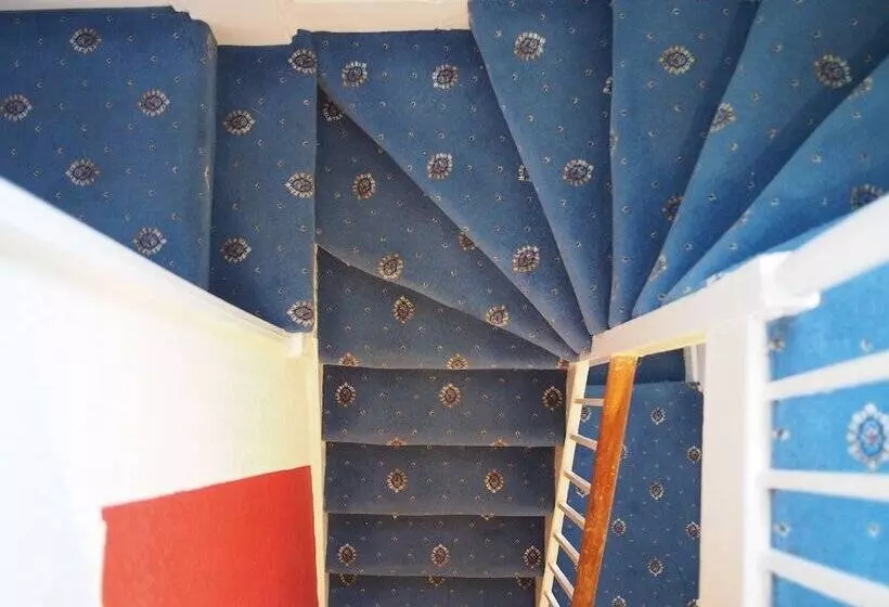 فندق The Coach House