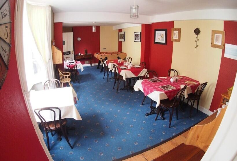 فندق The Coach House