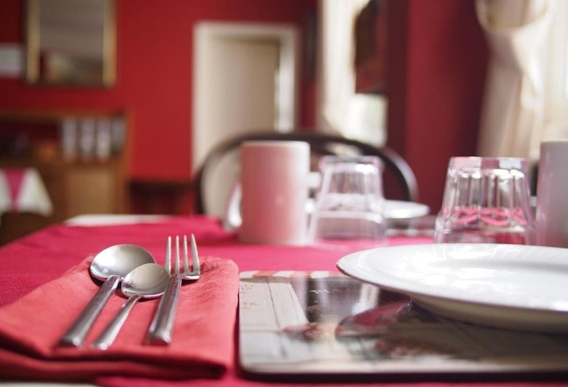 فندق The Coach House