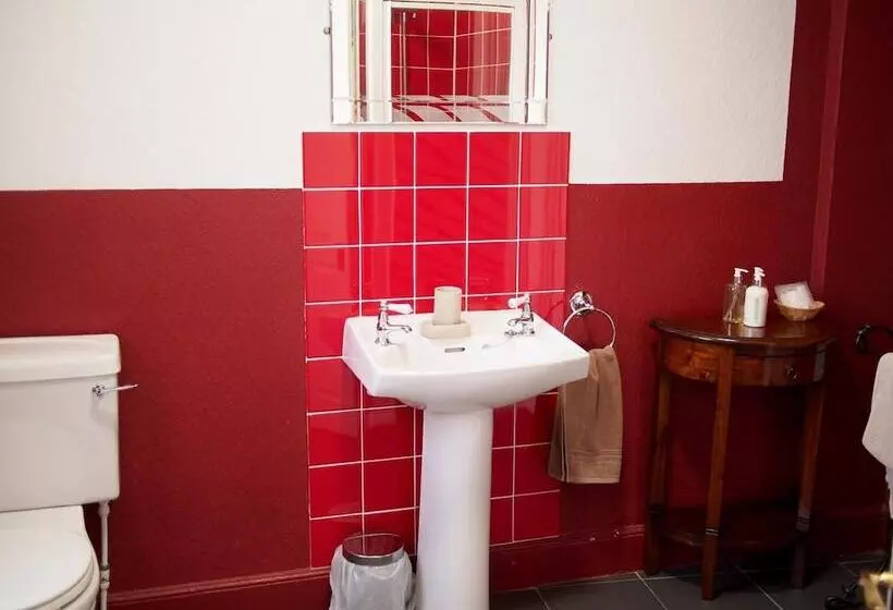 فندق The Coach House