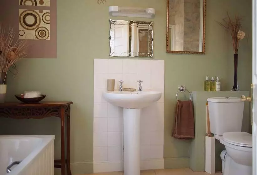 فندق The Coach House