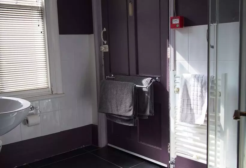 فندق The Coach House