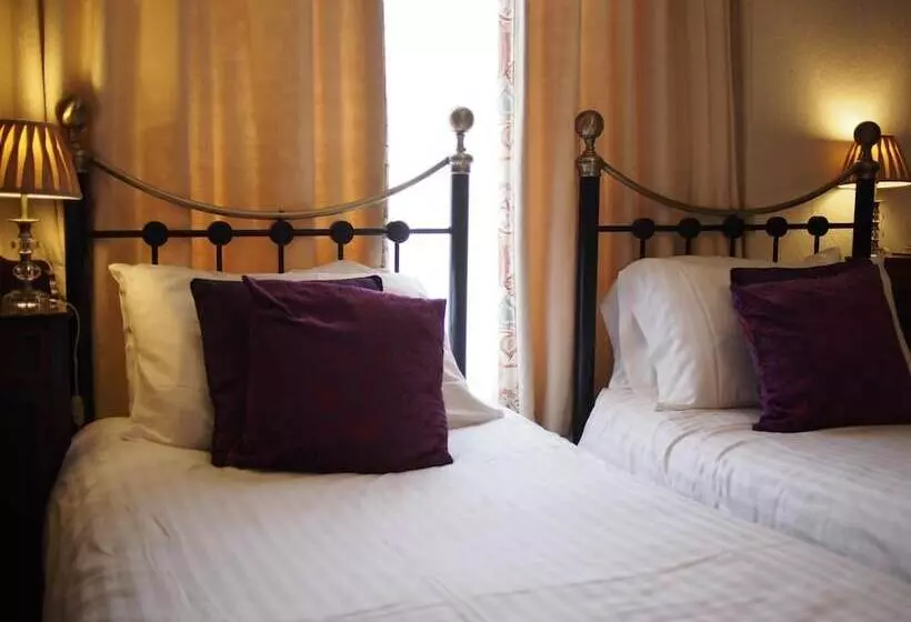 فندق The Coach House