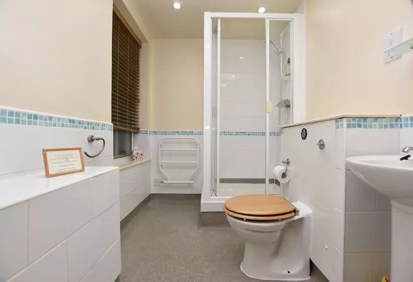 בית מלון כפרי The Halford Bridge Inn