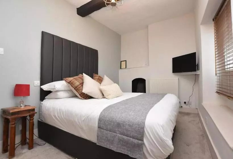 בית מלון כפרי The Halford Bridge Inn