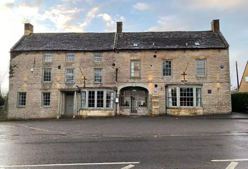 בית מלון כפרי The Halford Bridge Inn