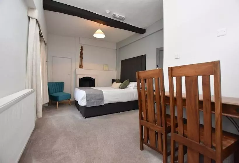 בית מלון כפרי The Halford Bridge Inn