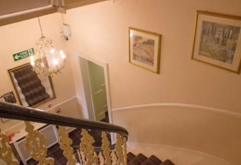 ホテル The Willow