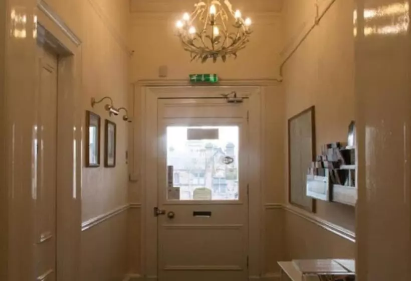 ホテル The Willow