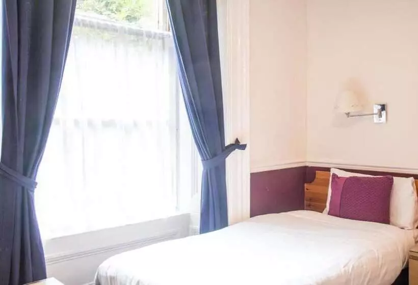 ホテル The Willow