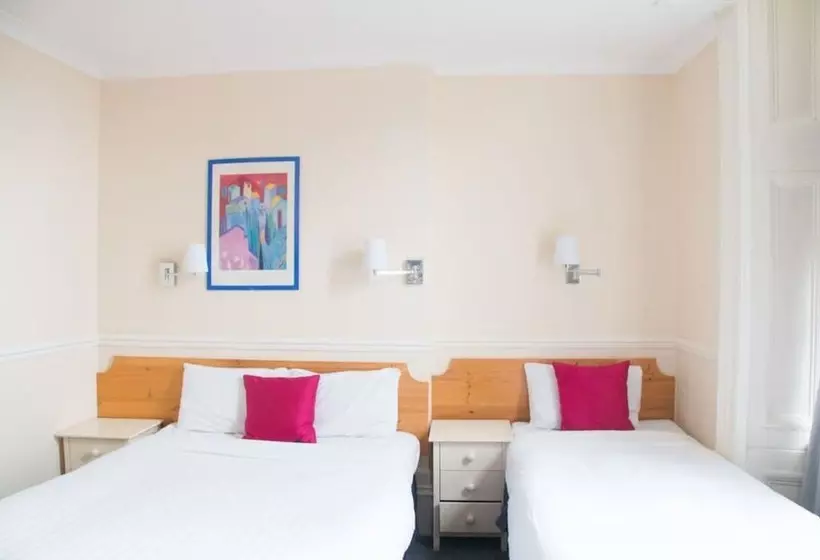 ホテル The Willow