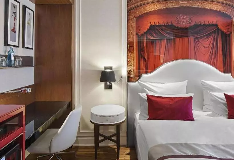 هتل Titanic Gendarmenmarkt Berlin