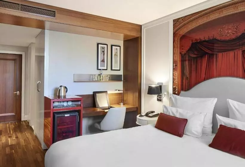 هتل Titanic Gendarmenmarkt Berlin