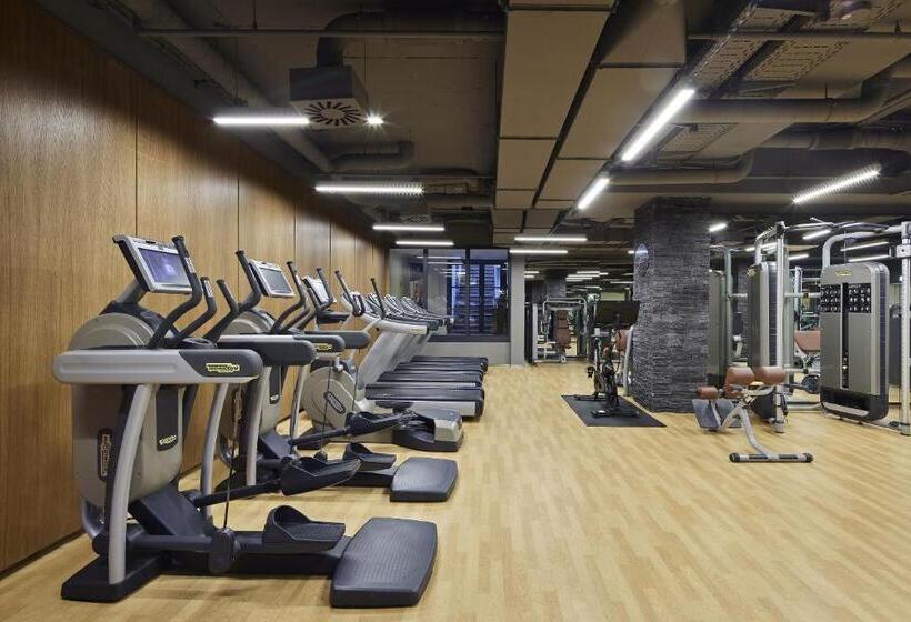 فندق Titanic Gendarmenmarkt Berlin