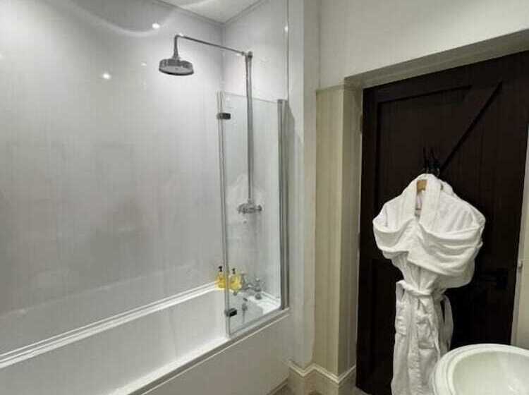 فندق Woolpack Inn