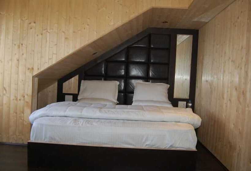 בית מלון כפרי Zahgeer Continental Gulmarg