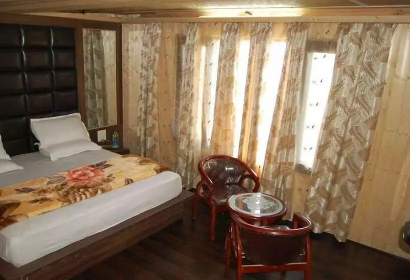 בית מלון כפרי Zahgeer Continental Gulmarg