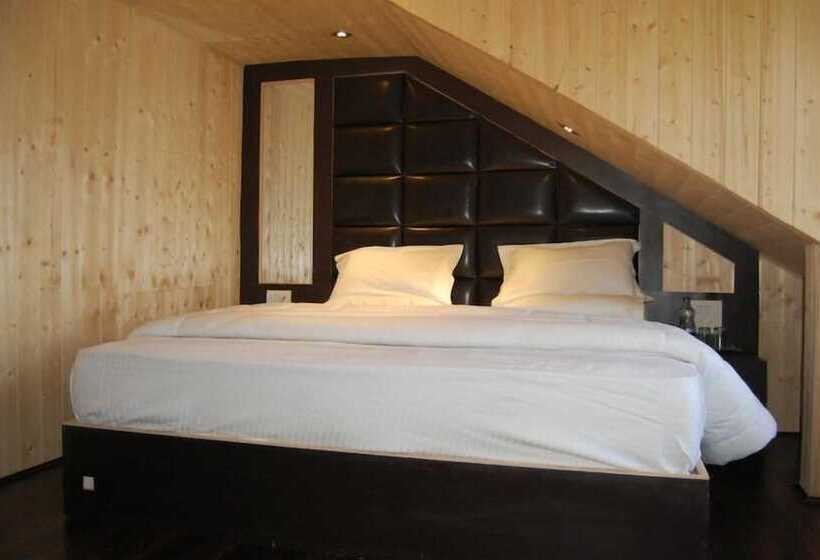 בית מלון כפרי Zahgeer Continental Gulmarg