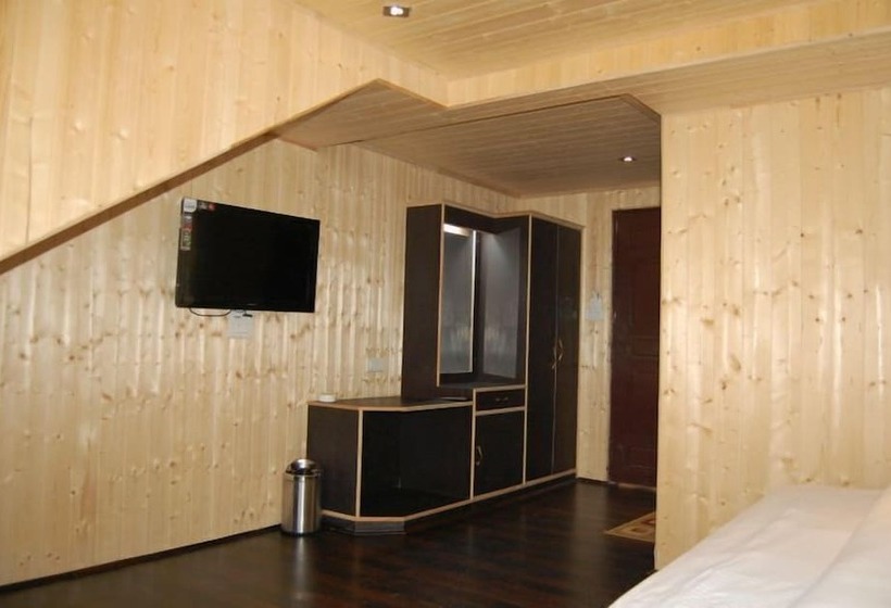 בית מלון כפרי Zahgeer Continental Gulmarg