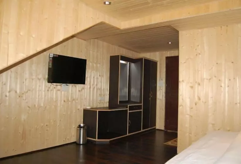 בית מלון כפרי Zahgeer Continental Gulmarg