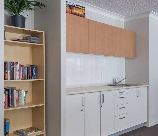 Inn On The Park Apartments