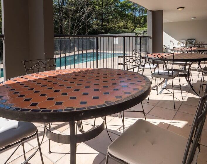 Inn On The Park Apartments