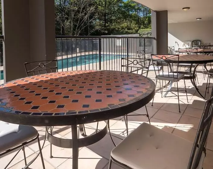 Inn On The Park Apartments