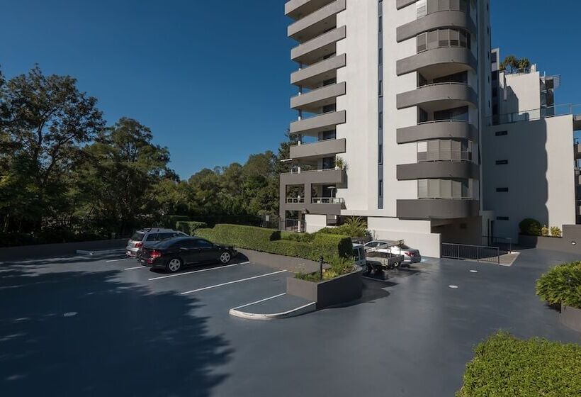 Inn On The Park Apartments