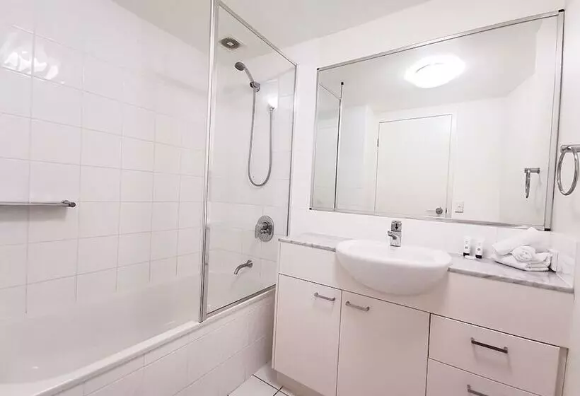 Inn On The Park Apartments